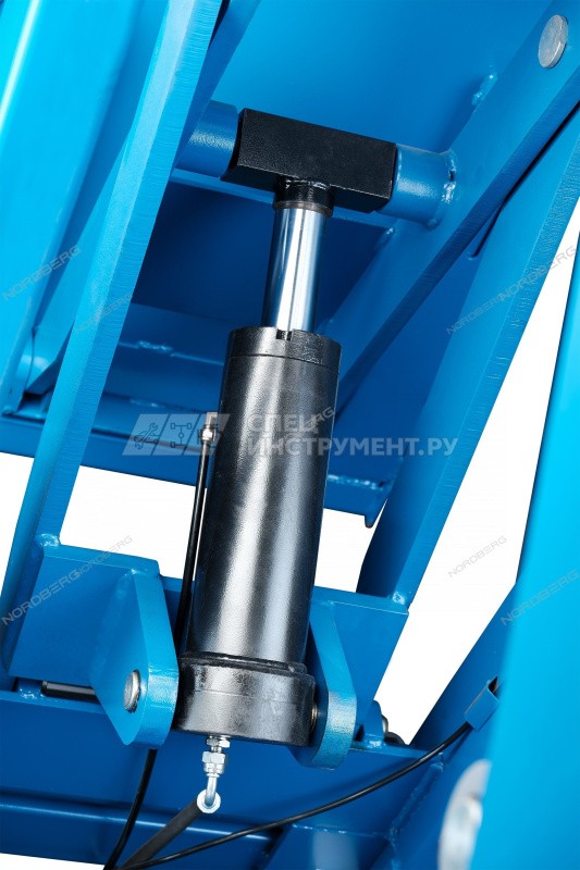 Подъемник ножничный для сх-разв 4,5т, 380В, 2 уровня (с авар. опусканием), синий