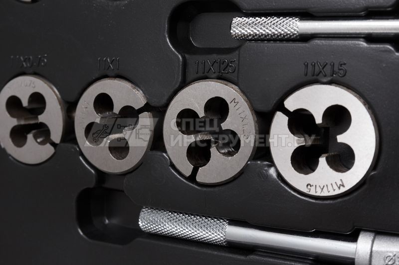 Набор метчиков и плашек 110пр. (метрич.) в пласт. кейсе