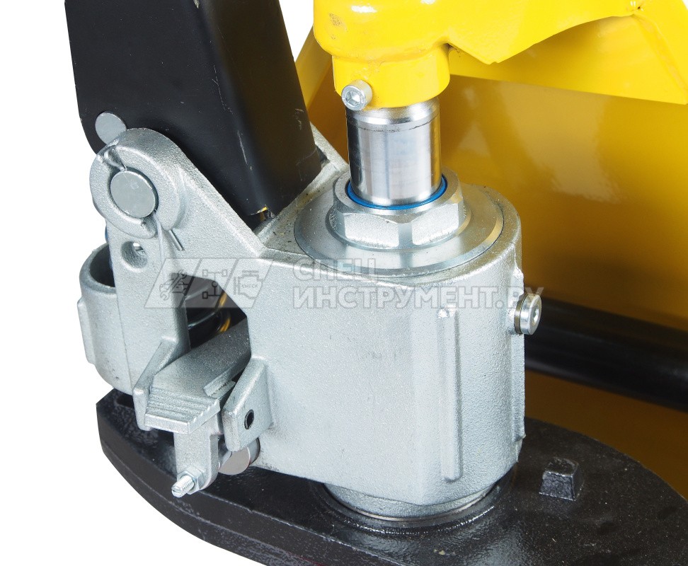 Тележка гидравлическая (рохля) ER-67003 ручная 3т (ручной спуск,длина вил 1200мм,колеса:полиуритан, min 85мм.max 200мм) ЭВРИКА