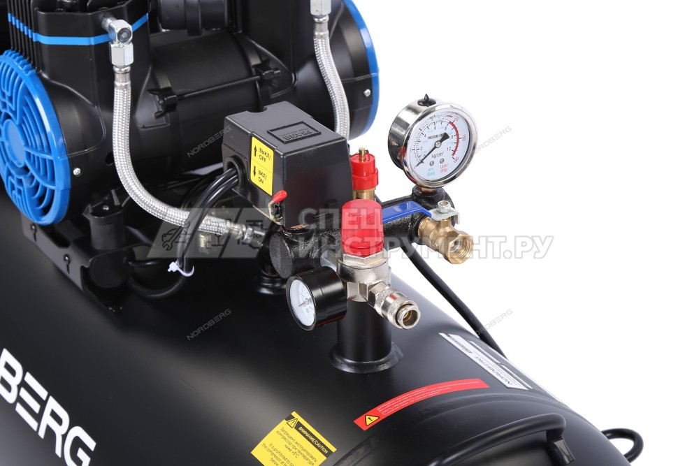 Компрессор безмасляный 220 В, ресивер 125 л, 500 л/мин