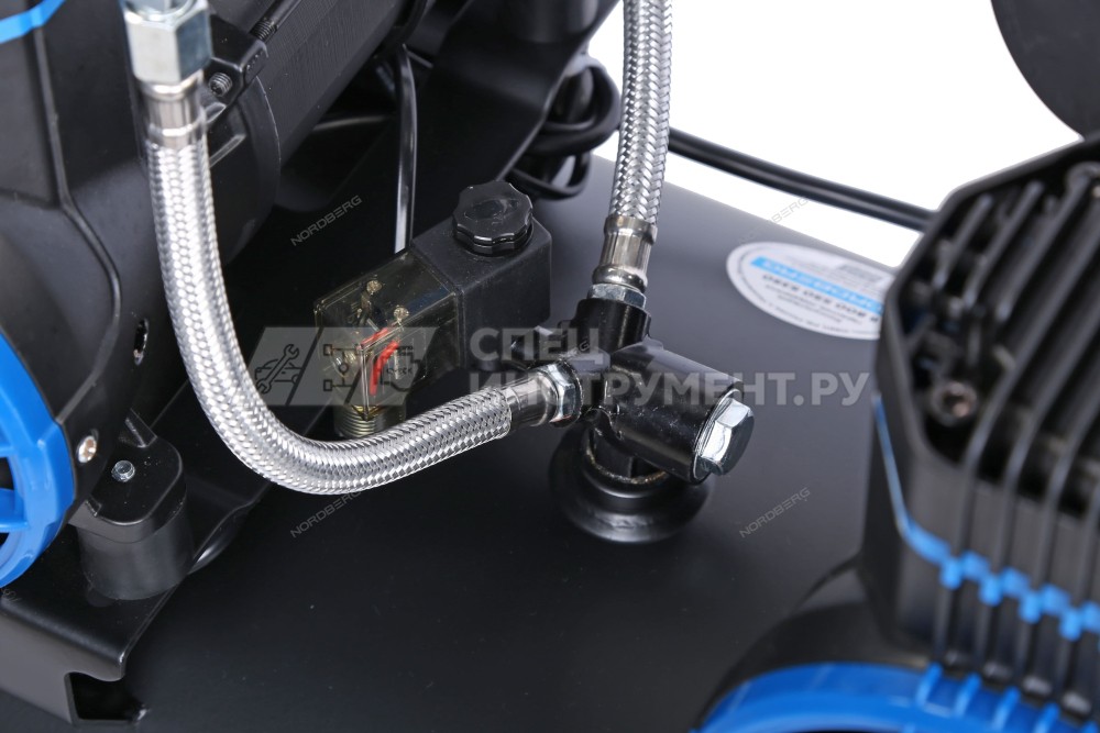 Компрессор безмасляный 220 В, ресивер 125 л, 500 л/мин