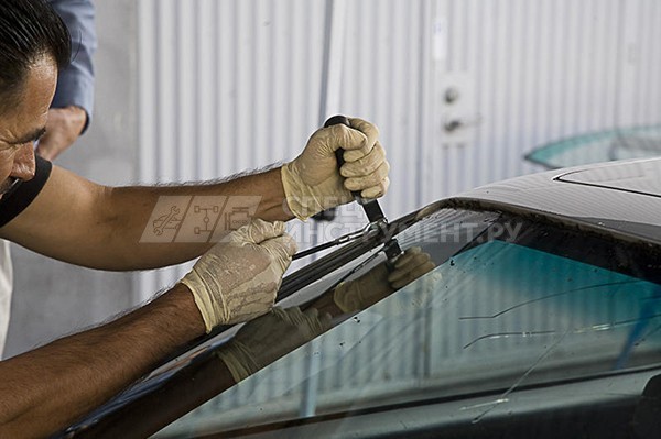 Инструмент для демонтажа вклеенных автомобильных стекол