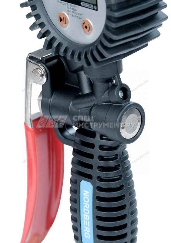 Пистолет для подкачки колес с цифровым манометром